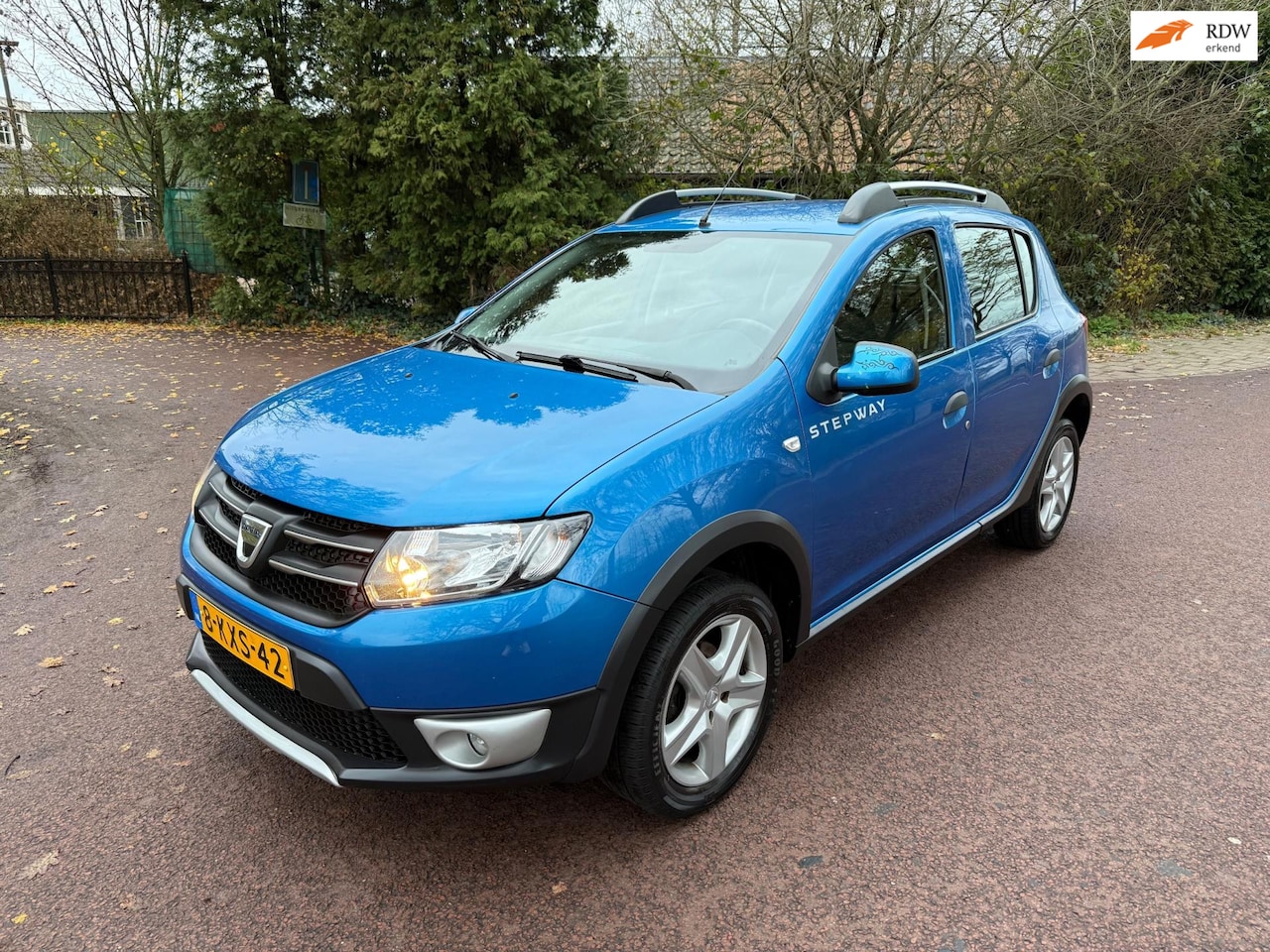 Dacia Sandero Stepway - 0.9 TCe Lauréate Airco / Navi / PDC / Cruise control / NAP - AutoWereld.nl