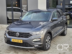Volkswagen T-Roc - 1.5 TSI Active Automaat Carplay Cruise ECC LM17