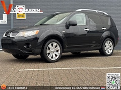 Mitsubishi Outlander - 2.4 Instyle 7 Persoons Automaat | Schuifdak | Leder | Stoelverwarming | Cruise | Climate |