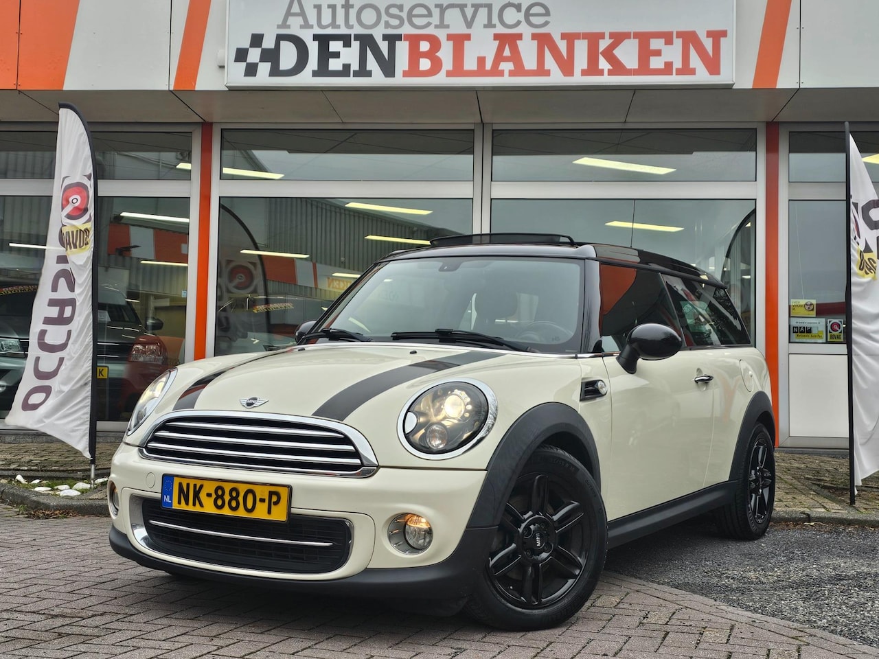 MINI Clubman - Mini 1.6 Cooper Chili BJ.2014 / Panodak / Navi / Xenon / Clima / Half Leer / Pdc !! - AutoWereld.nl