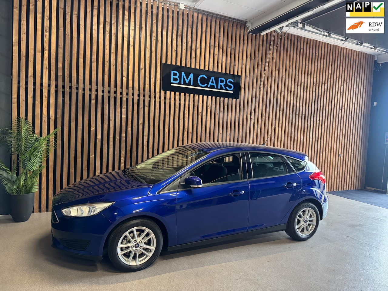 Ford Focus - 1.0 Trend Edition Airco, Navi,Cruise - AutoWereld.nl