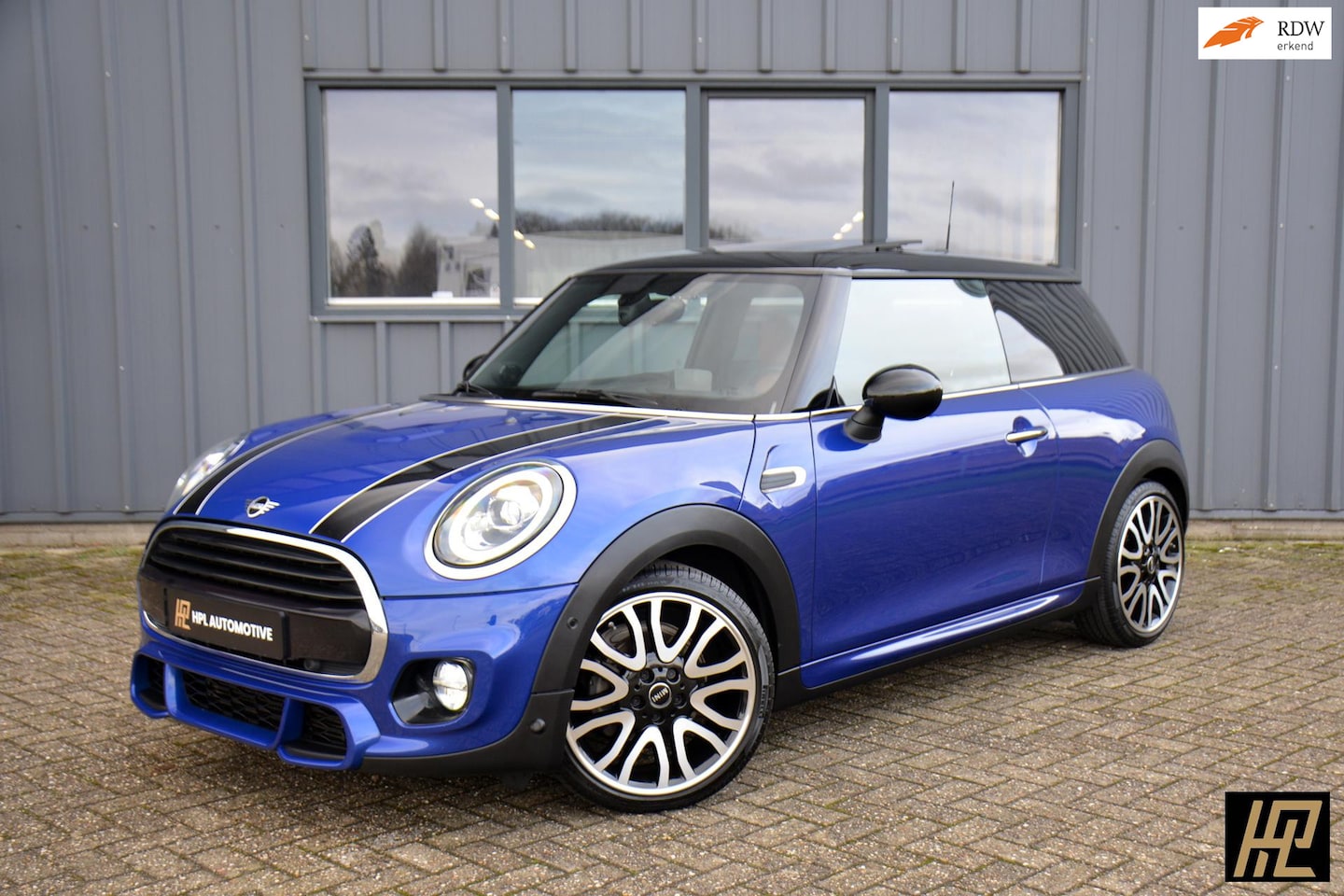 MINI John Cooper Works - Mini 1.5 Chili JCW * VOL * Pano * HK * Carplay * Camera * Keyless * HeadUp * Leer * 18" * - AutoWereld.nl