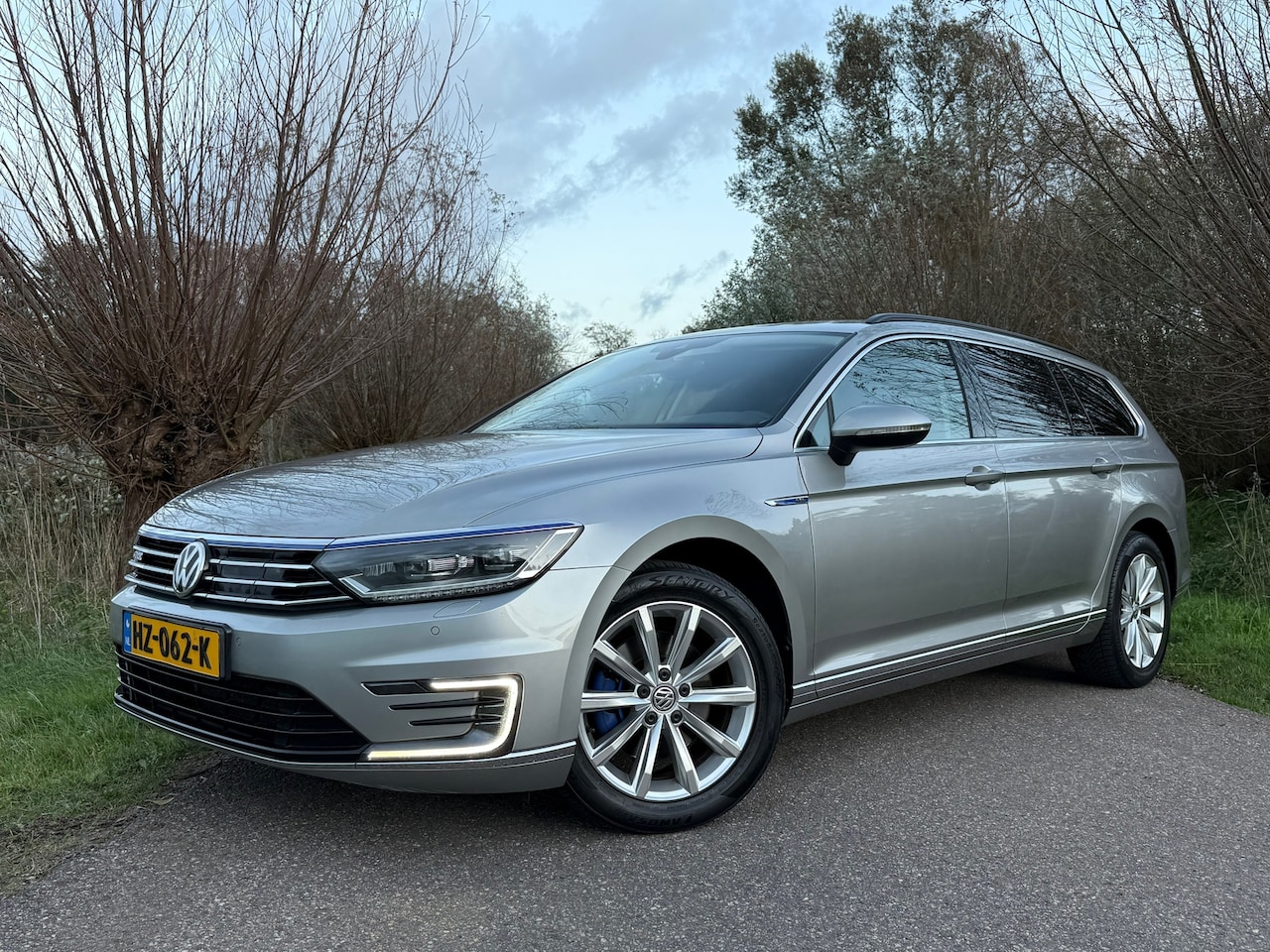 Volkswagen Passat Variant - 1.4 TSI GTE Highline / Automaat / Clima / Navigatie / 18"inch LM-Velg / CC / PDC /Trekhaak - AutoWereld.nl