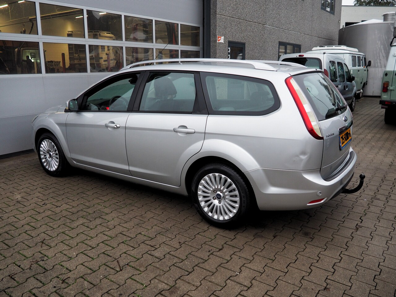 Ford Focus Wagon - 1.8 16V Limited CLIMA NAVI PARKEER S. TREKH.