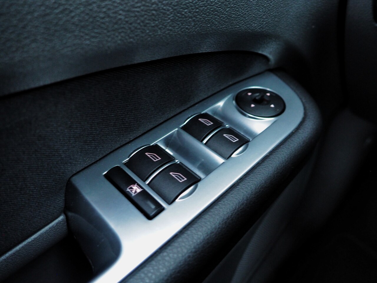 Ford Focus Wagon - 1.8 16V Limited CLIMA NAVI PARKEER S. TREKH.