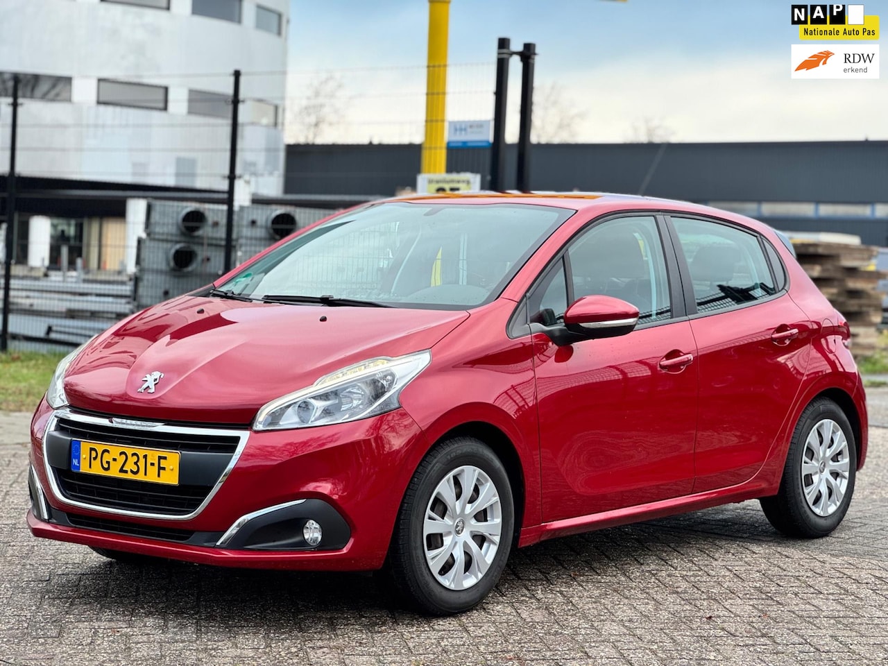 Peugeot 208 - 1.2 PureTech Blue Lion|LED|NAVI|PSENSOR|CARPLAY| - AutoWereld.nl
