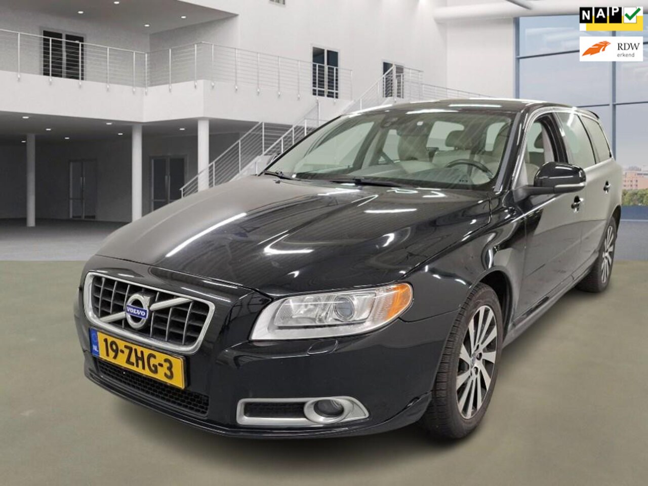 Volvo V70 - 1.6 T4 Limited Edition 1.6 T4 Limited Edition - AutoWereld.nl
