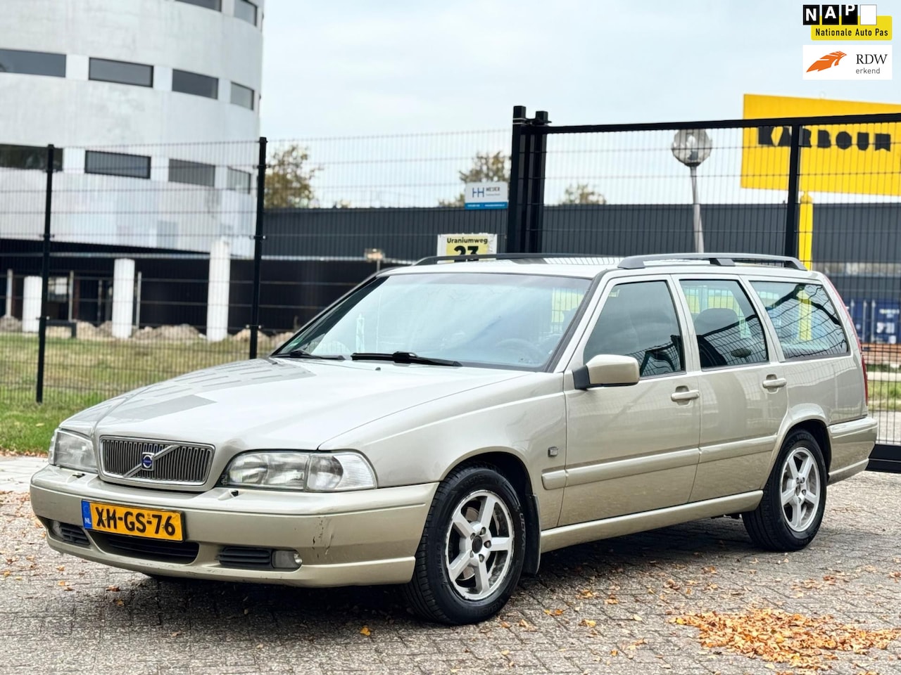 Volvo V70 - 2.5 Luxury-Line|YOUNGTIMER|AUTOMAAT|LEDER|AIRCO|CRUISE| - AutoWereld.nl