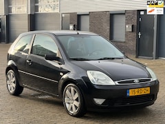 Ford Fiesta - 1.3 Futura AIRCO APK NAP ZWART
