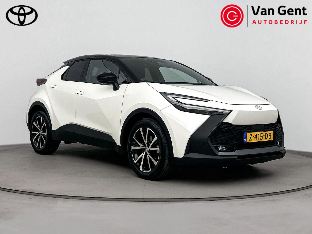 Toyota C-HR - 2.0 Hybrid 200 First Edition | Navigatie | 360 camera | Dodehoek detectie | Full LED | Ada - AutoWereld.nl