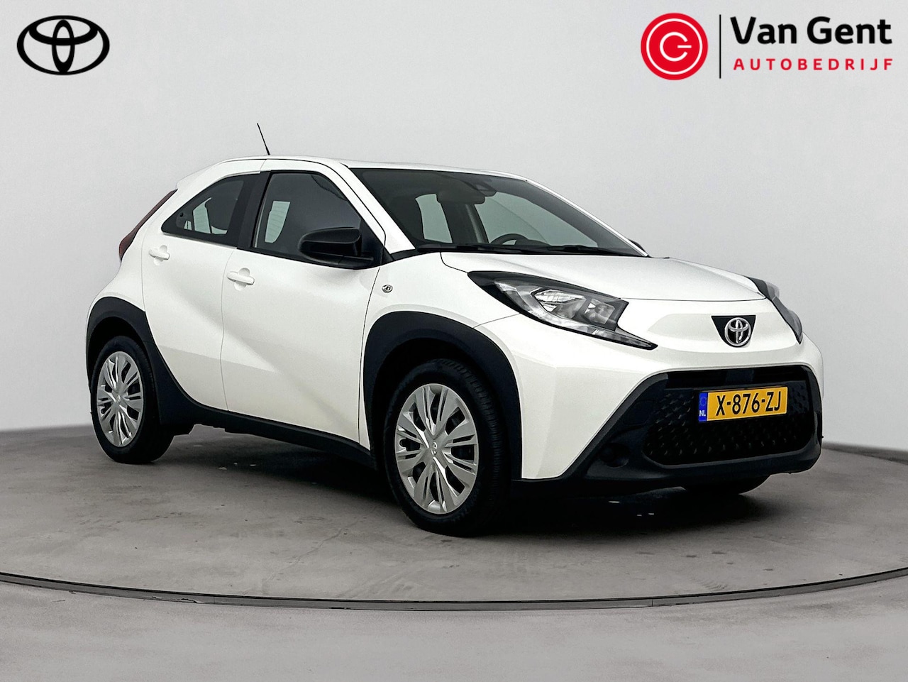 Toyota Aygo X - 1.0 VVT-i MT Play | Apple Carplay / Android Auto | Adaptive Cruise | Airco | Camera | Rijs - AutoWereld.nl