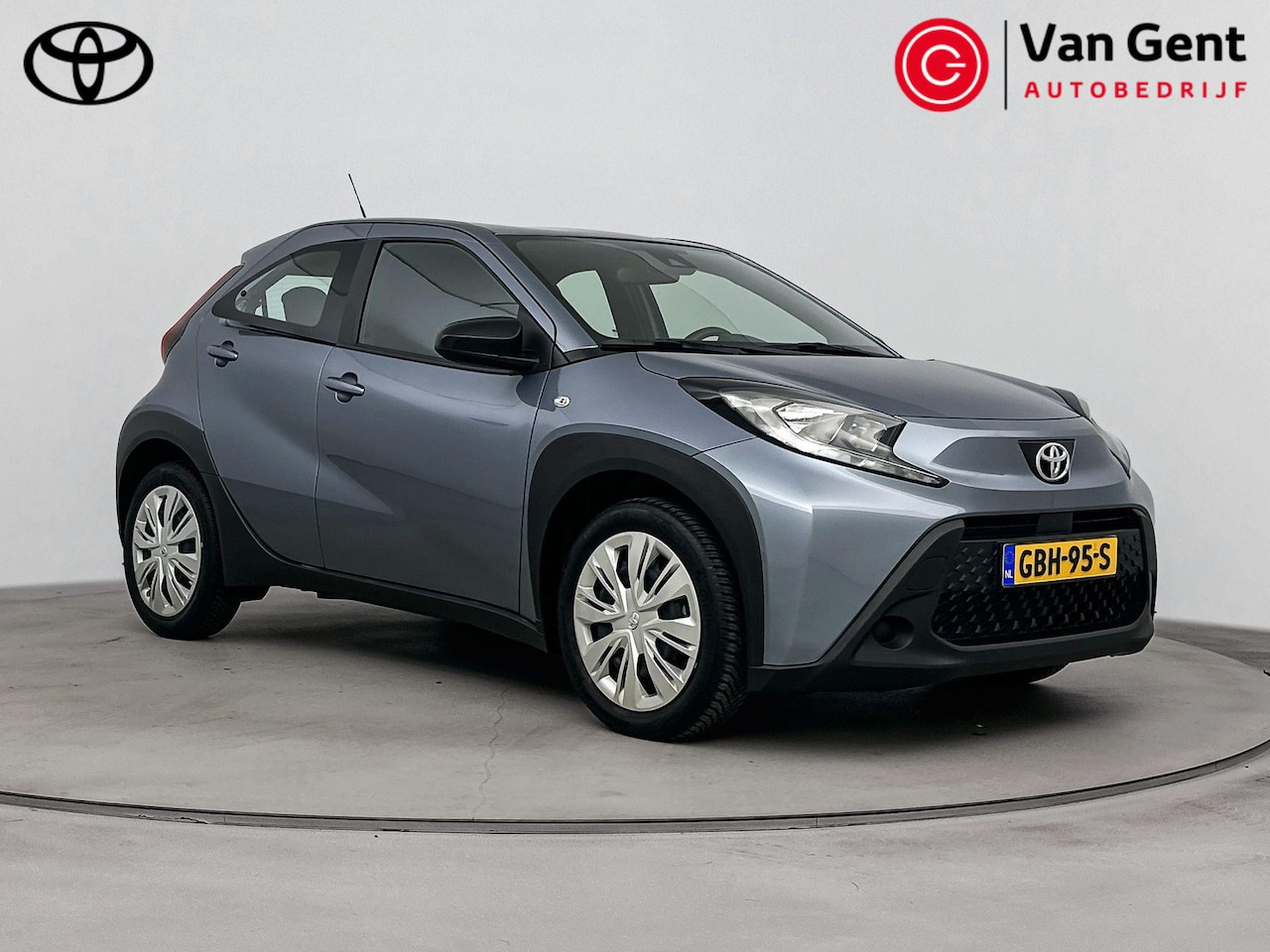 Toyota Aygo X - 1.0 VVT-i MT Play | Apple Carplay / Android Auto | Adaptive Cruise | Airco | Camera | Rijs - AutoWereld.nl