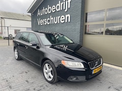 Volvo V70 - 2.5T trekhaak leer youngtimer navigatie