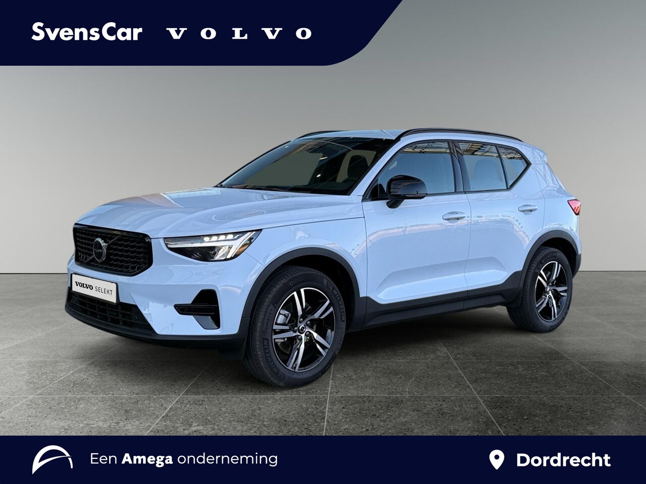 Volvo XC40 - 2.0 B4 Plus Dark | Stoelverwarming | Harman/Kardon Audio | Trekhaak | Verwarmbare voorruit - AutoWereld.nl