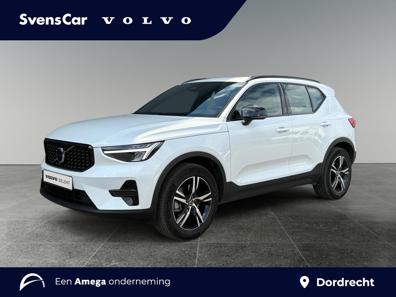 Volvo XC40 - 2.0 B4 Plus Dark | Trekhaak | Verwarmbare voorruit | Stoelverwarming | Harman/Kardon Audio - AutoWereld.nl