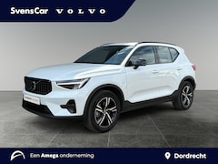Volvo XC40 - 2.0 B4 Plus Dark | Trekhaak | Verwarmbare voorruit | Stoelverwarming | Harman/Kardon Audio