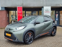 Toyota Aygo X - 1.0 VVT-i CVT LIMITED JBL-AUDIO STOELVERW PARK-SENSOREN LED LEER KEYLESS CAMERA NAVI APPLE