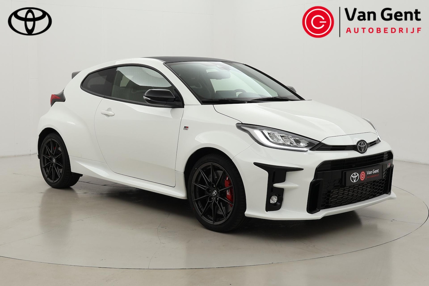 Toyota Yaris - 1.6 GR 4WD Performance | Stoel-/stuurverwarming | 18 inch | Apple Carplay / Android Auto | - AutoWereld.nl