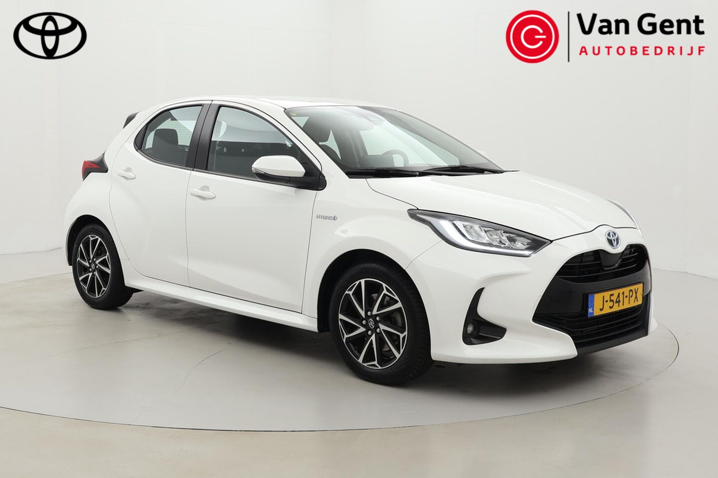 Toyota Yaris - 1.5 Hybrid First Edition | Trekhaak | Navigatie | Apple Carplay / Android Auto | Keyless | - AutoWereld.nl