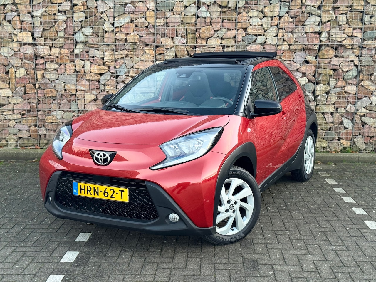 Toyota Aygo X - 1.0 VVT-i MT Play Cabrio / Vouwdak - AutoWereld.nl