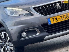 Peugeot 2008 - 1.2 PureTech 110pk Allure - Gris Platinium - Panorama/Camera - Chique