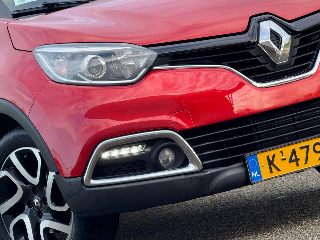 Renault Captur - 1.2 TCe Xmod Automaat - Rouge Flamme/Noir - Nav/Camera/Leder int. - AutoWereld.nl