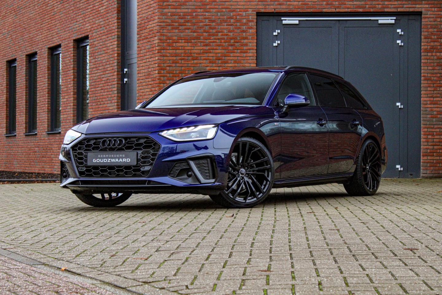 Audi A4 Avant - 35 TFSI S edition Competition | Orig NL | Pano | LED | Trekhaak | Ambiance - AutoWereld.nl