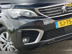 Peugeot 5008 - 1.2 PureTech B.L. Executive 130pk 7-zits Automaat - Noir Perla - Chique