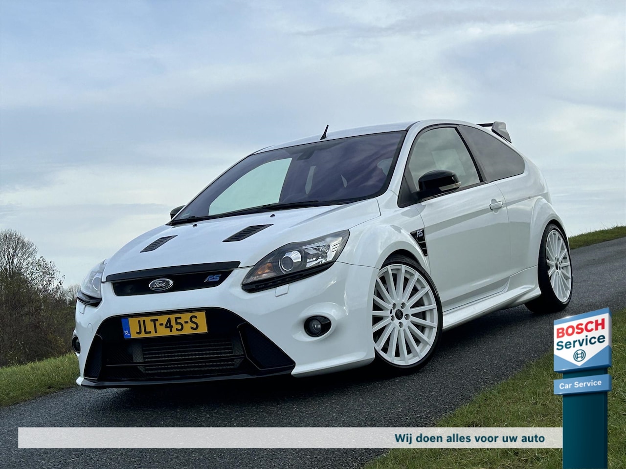 Ford Focus - 2.5 305PK / MILTEK / RECARO STOELEN / KEYLESS / NAVI / BLUETOOTH / VERLAAGD - AutoWereld.nl