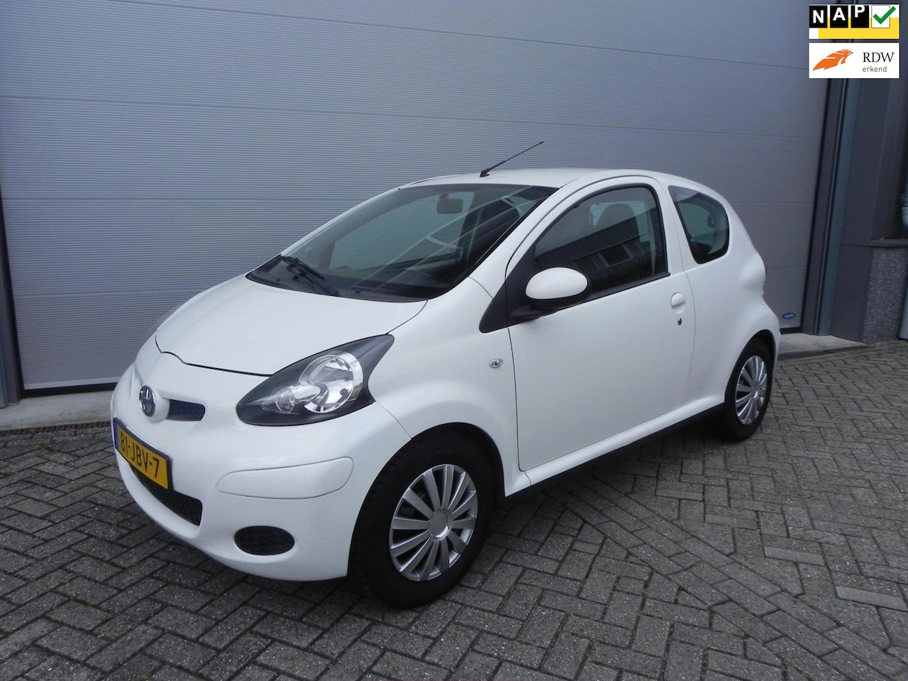 Toyota Aygo - 1.0-12V Comfort Apk 25-04-2026 Stuurbekrachtiging - AutoWereld.nl