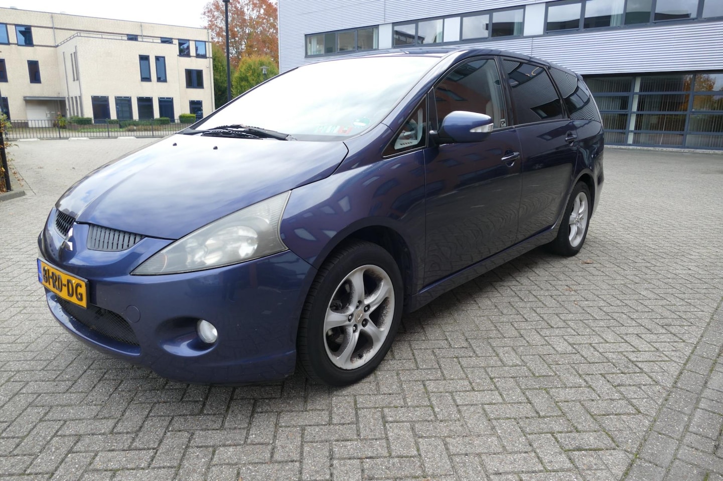 Mitsubishi Grandis - 2.4-16V Intense AUTOMAAT 7 PERS EXPORT - AutoWereld.nl