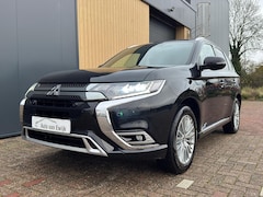 Mitsubishi Outlander - 2.4 PHEV 240pk 4WD Aut Instyle |Trekhaak | Stoel/Stuurverwarming | Blis | Cruise | Carplay