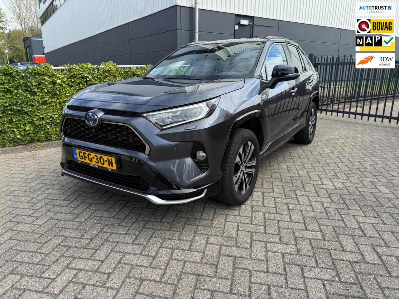 Toyota RAV4 - 2.5 Plug-in Hybrid AWD Bi-Tone Plus trekhaak alarm-klasse 3 (seperaat) memory seats 306pk - AutoWereld.nl