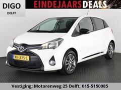 Toyota Yaris - 1.0 VVT-i DESIGN COOL & WHITE PACK AIRCO.SPORTVELGEN.CD. ZEER BETROUWBAAR