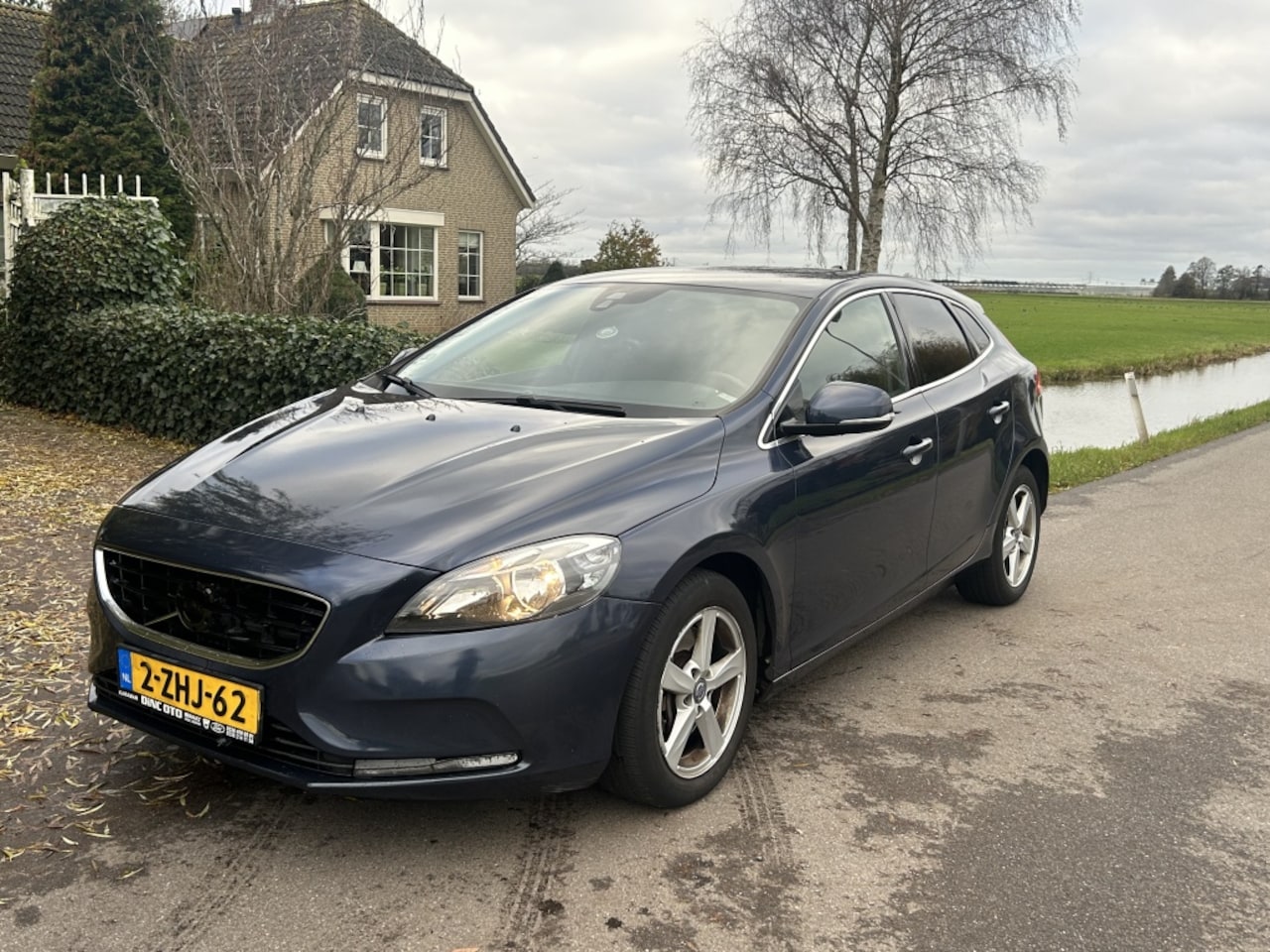 Volvo V40 - 2.0 D4 191PK PDC Good Car Momentum Bns - AutoWereld.nl