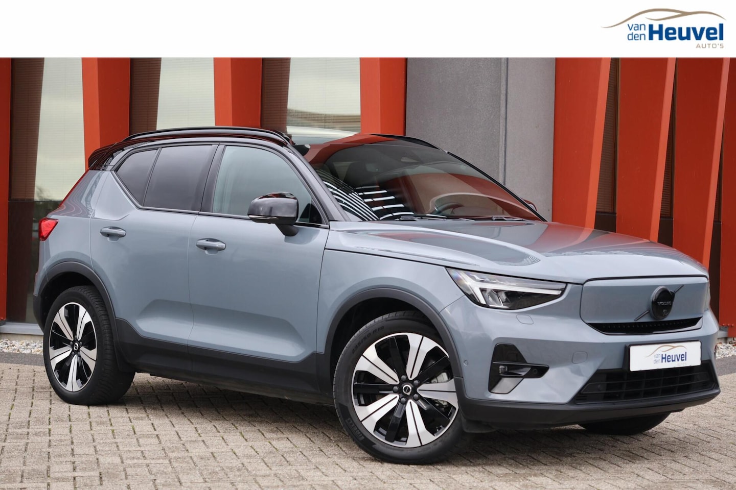 Volvo XC40 - Recharge Ultimate 70 kWh | Panoramadak | Trekhaak | 360° Camera | BLIS | Pilot Ass. | Stoe - AutoWereld.nl