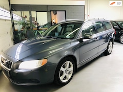 Volvo V70 - 3.2 AWD 238pk/Xenon/trekhaak/Vol leer