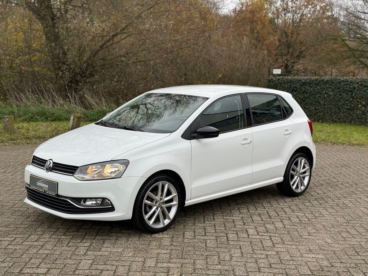 Volkswagen Polo - 1.2 TSI Highline 90PK I VELGEN I NWE APK I ZEER MOOI I 2016BJ - AutoWereld.nl