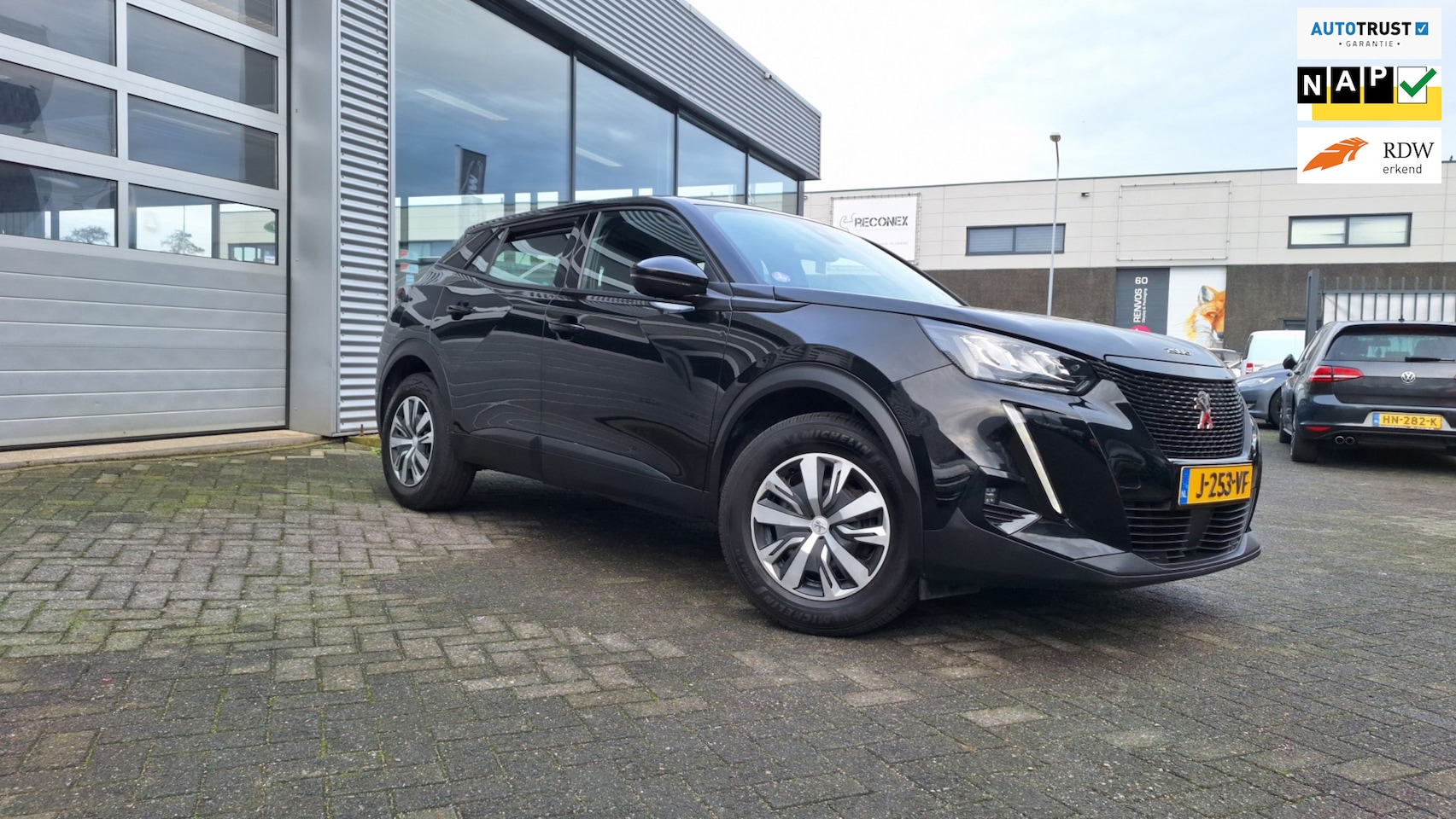 Peugeot 2008 - 1.2 PureTech Blue Active/Navigatie/Pdc/Cruise/Nl Auto/ - AutoWereld.nl