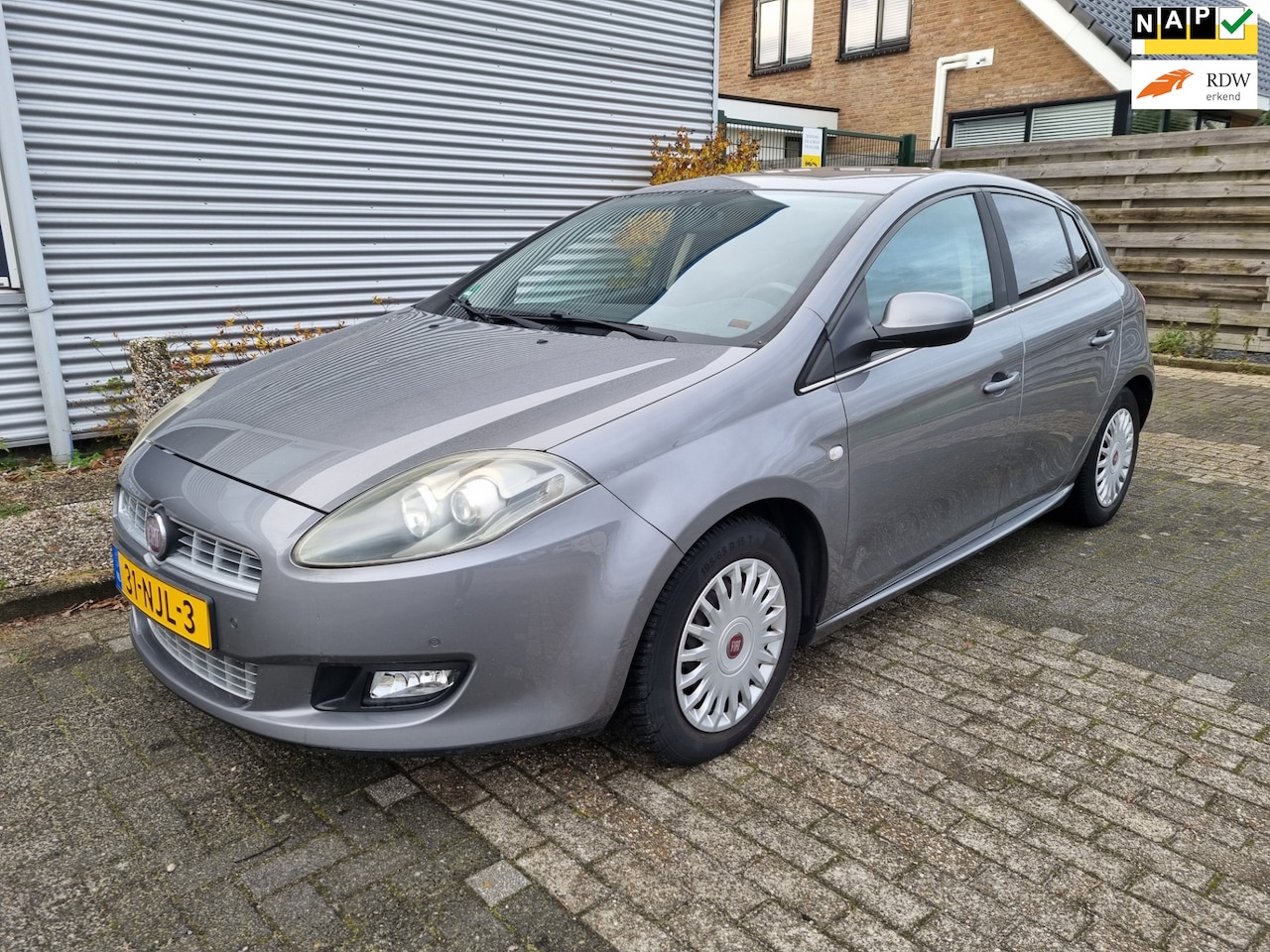 Fiat Bravo - 1.4 T-Jet Dynamic NAV.+ Clima Bj:2010 NAP! - AutoWereld.nl