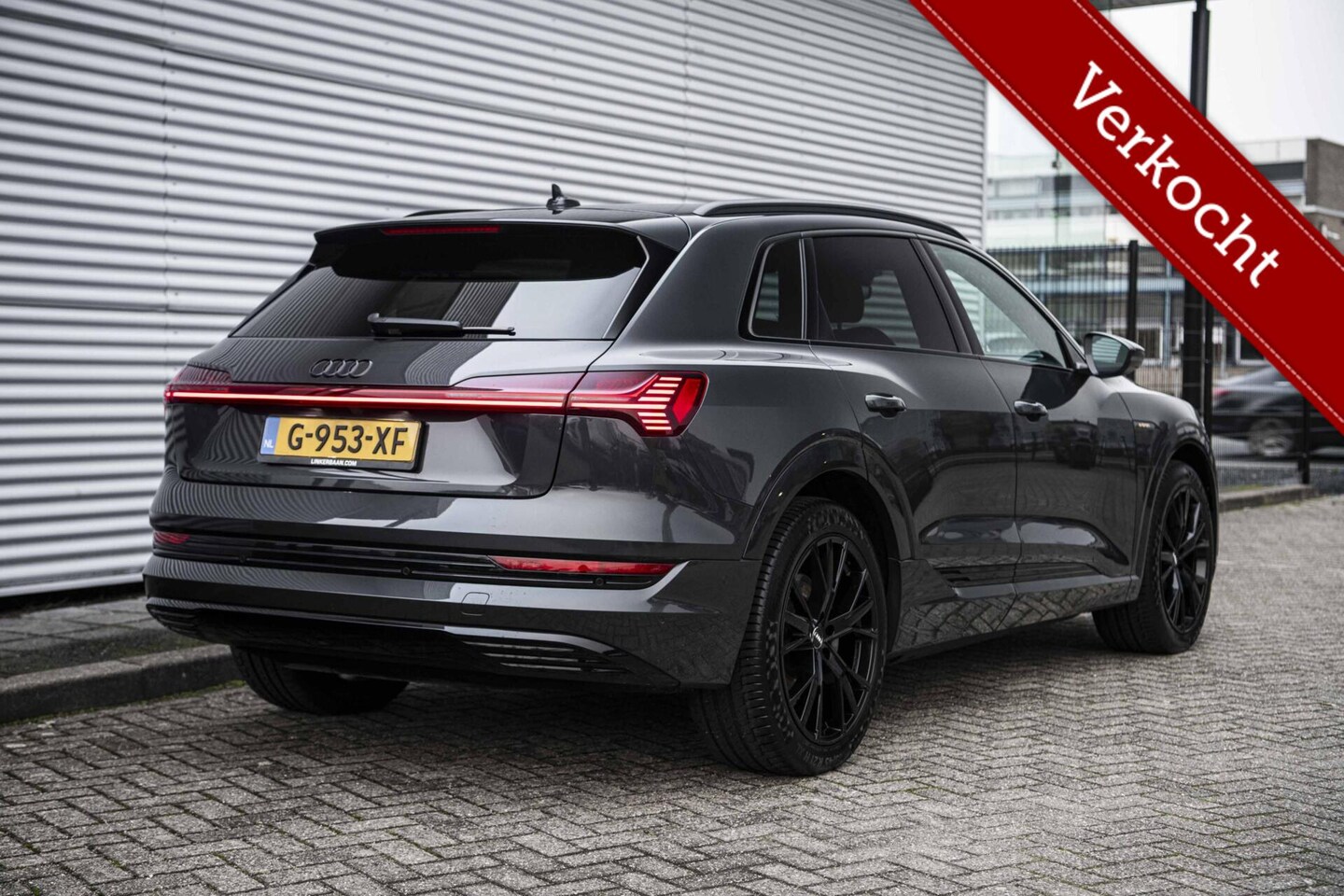 Audi e-tron - 55 Quattro 95 kWh | S-Line | Panodak | Luchtvering | B&O | Camera | Zwart optiek | 21 inch - AutoWereld.nl