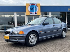 BMW 3-serie - 318i Automaat Executive | Orig. NL | Climatecontrol | Trekhaak | Sport interieur |