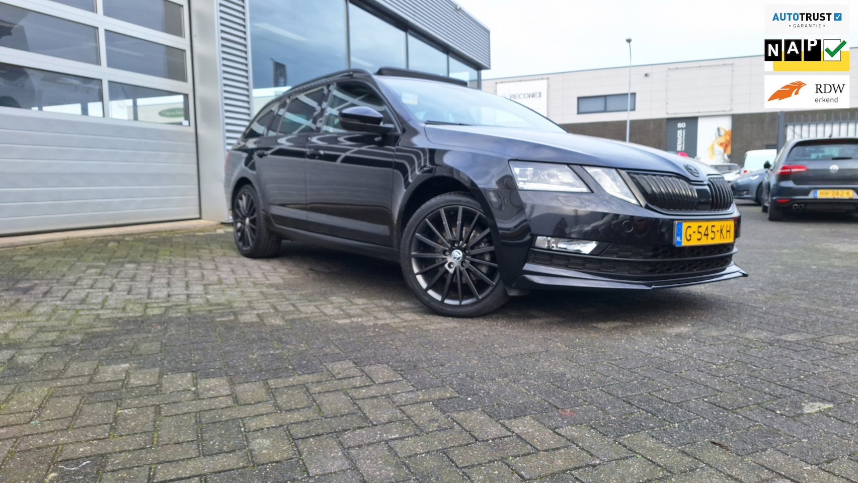 Skoda Octavia Combi - 1.5 TSI Sport Business/Xenon*Panorama dak*Digitaal dashboard/Enz - AutoWereld.nl