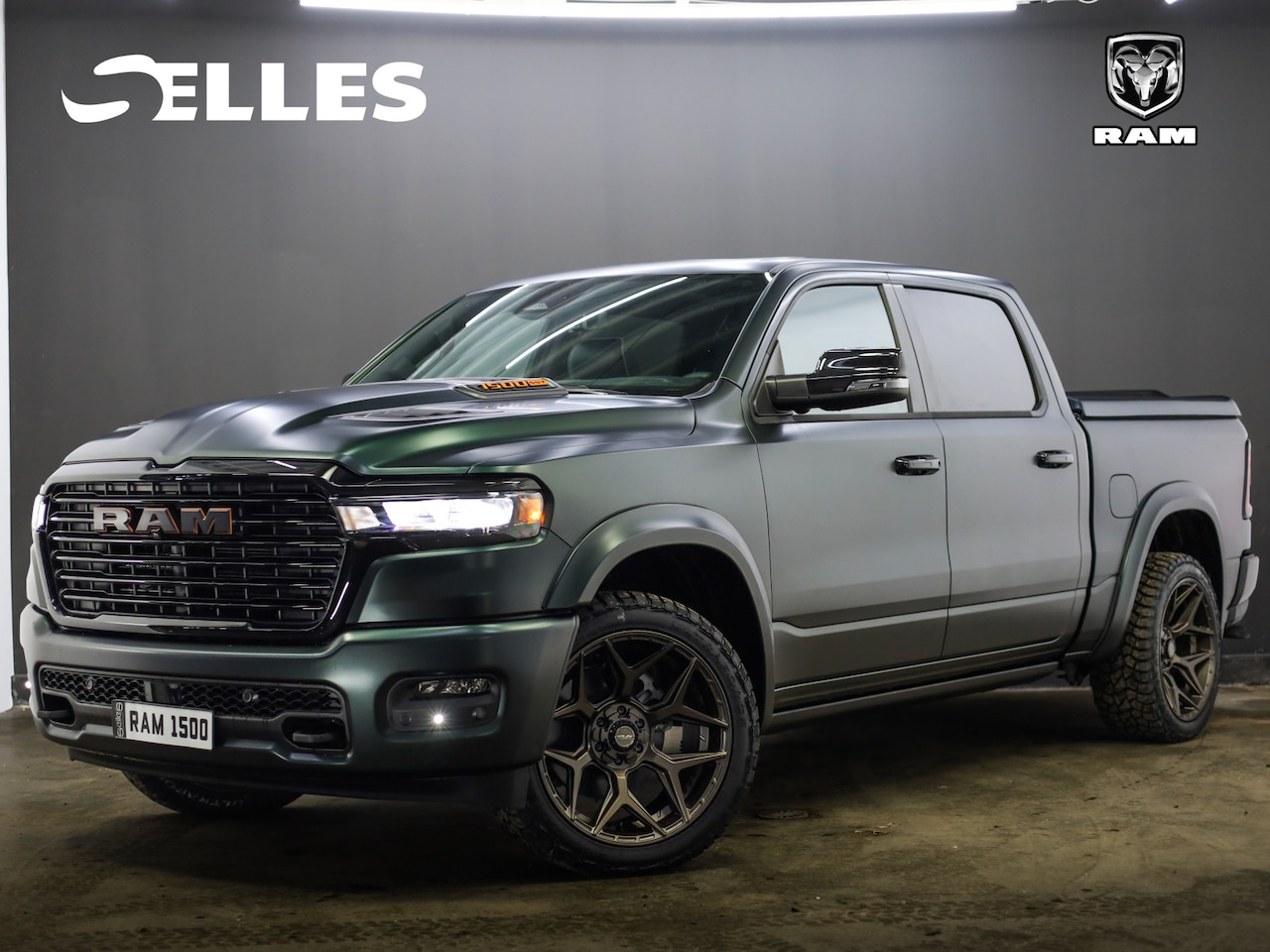 Dodge Ram 1500 - 2025 3.0L HURRICANE LARAMIE Night Premium | BPM VRIJ | NIEUW | 5 Jaar Garantie | Panoramad - AutoWereld.nl