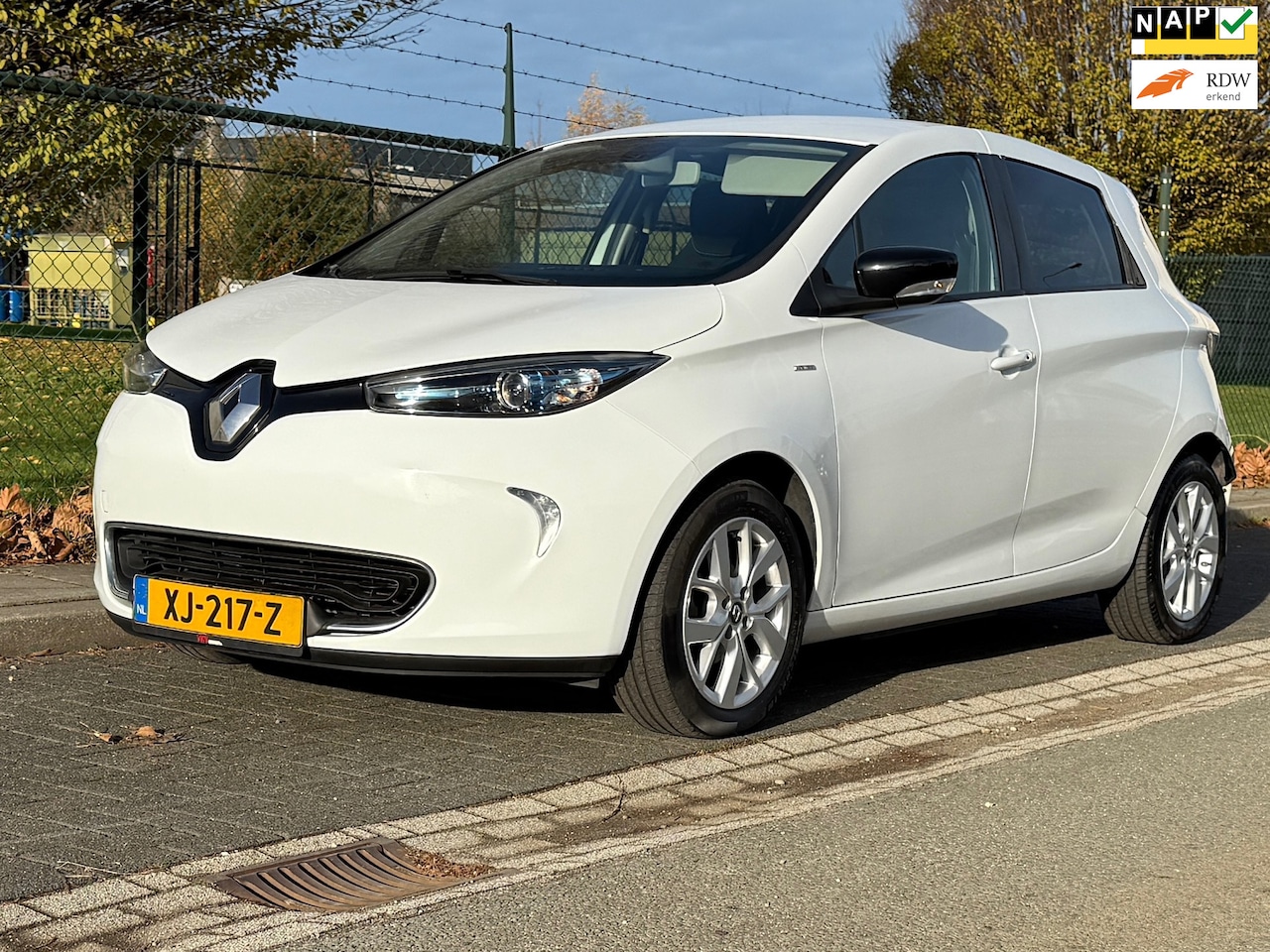 Renault Zoe - R110 Limited 41 kWh SoH 89% Koopbatterij - AutoWereld.nl
