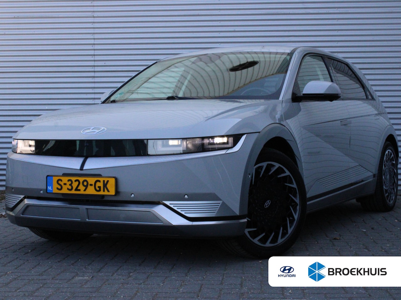 Hyundai IONIQ 5 - Lounge AWD 73kWh 19" | Trekhaak vast | Voorstoelen verwarmd en geventileerd | Warmtepomp - AutoWereld.nl