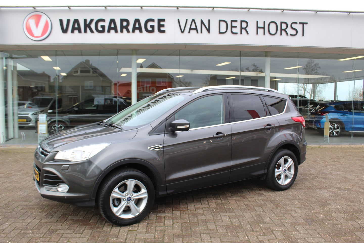 Ford Kuga - 1.5 Titanium 1.5 Titanium , 150pk , 2000kg Trekgewicht , Hoge zit Climate control , Camera , Trekhaak , - AutoWereld.nl