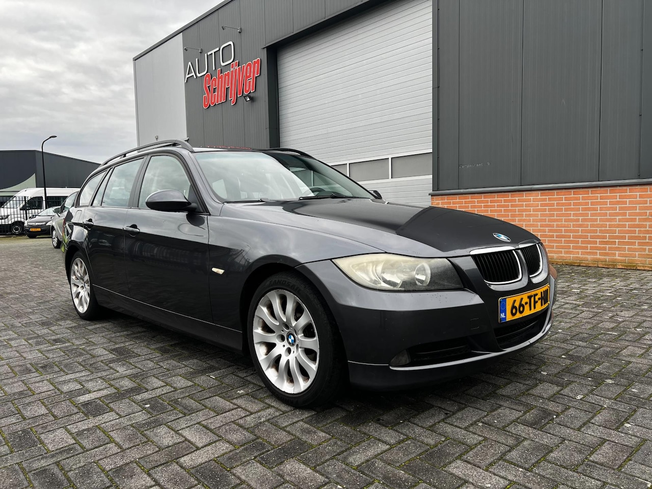 BMW 3-serie Touring - 320i High Executive 320i High Executive - AutoWereld.nl