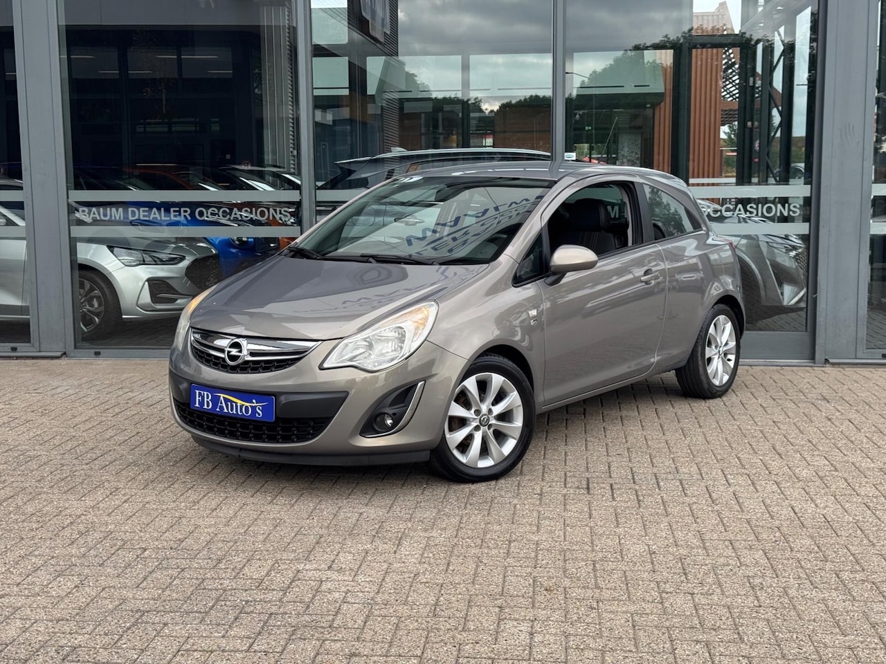 Opel Corsa - 1.4-16V Cosmo Airco 1/2 Leer Lmv Cruise - AutoWereld.nl
