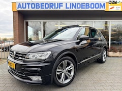 Volkswagen Tiguan - 1.4 TSI ACT R-Line Panoramadak Trekhaak Virtual Cockpit